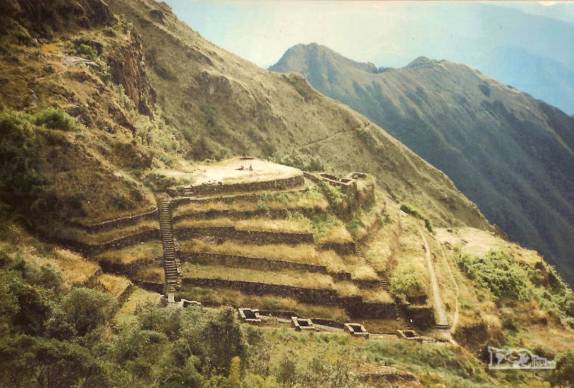 Na tarde do 2o dia de caminhada, chegando às ruínas de Sayacmarka, aos 3.600 metros de altitude, no caminho inca que leva a Machu Picchu, no Peru (foto de Julho de 1990)